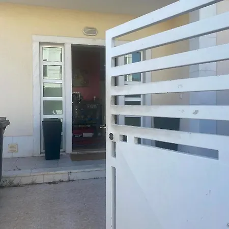Yellow House Caxias&lisboa&suitetriplex&double Bedroom * קשיאס