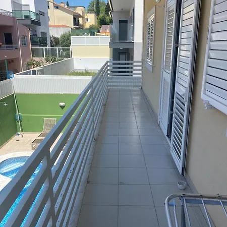 בית הארחה Yellow House Caxias&lisboa&suitetriplex&double Bedroom *