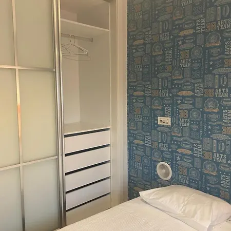Yellow House Caxias&lisboa&suitetriplex&double Bedroom *