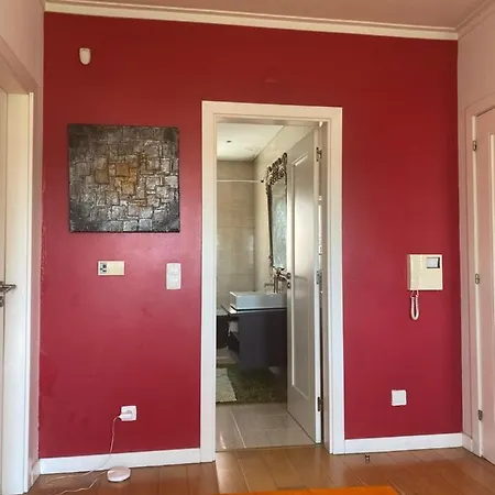 Yellow House Caxias&lisboa&suitetriplex&double Bedroom בית הארחה *